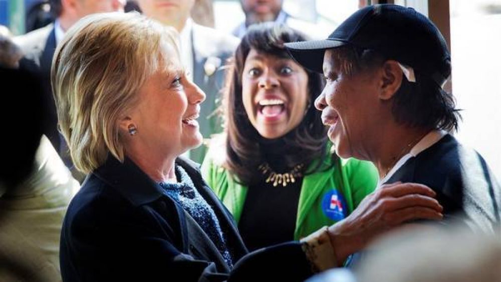 Trump y Hillary, en un d�a clave camino hacia la Casa Blanca