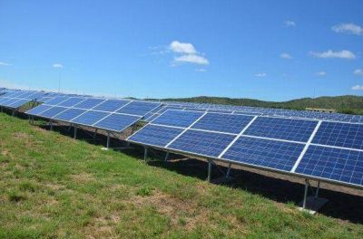 Un parque fotovoltaico en el Aut�dromo Internacional �La Pedrera�