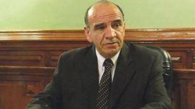 Radicales solicitan la renuncia del jefe de los fiscales