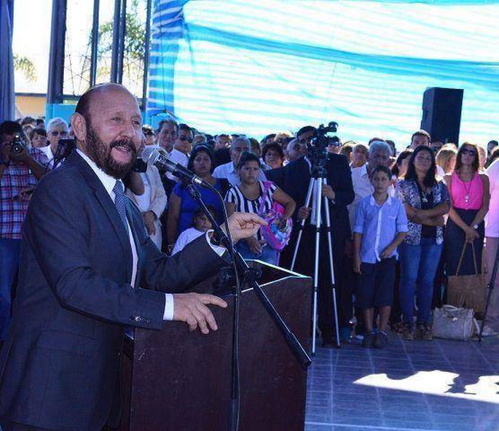 Insfr�n lanz� el ciclo lectivo 2016 y agradeci� la paciencia de los docentes