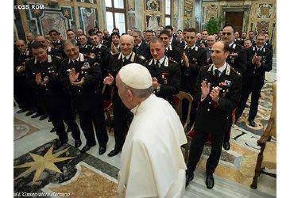 El Papa agradece la labor de la Compañía de Carabineros de Roma San Pedro