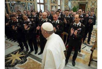 El Papa agradece la labor de la Compa��a de Carabineros de Roma San Pedro