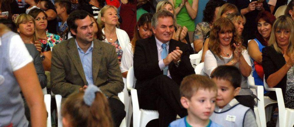 El intendente presidi� el acto oficial por el inicio del ciclo lectivo 2016