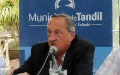 Tandil: Lunghi record� la ca�da de la piedra movediza