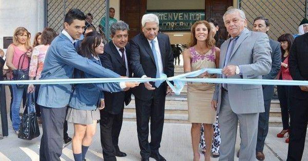 La Gobernadora inaugur el Ciclo Lectivo 2016 y obras de refaccin y ampliacin en la Escuela Tcnica N 3