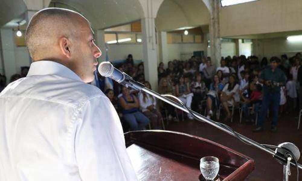 �Les pido paciencia estos tres o cuatro meses�