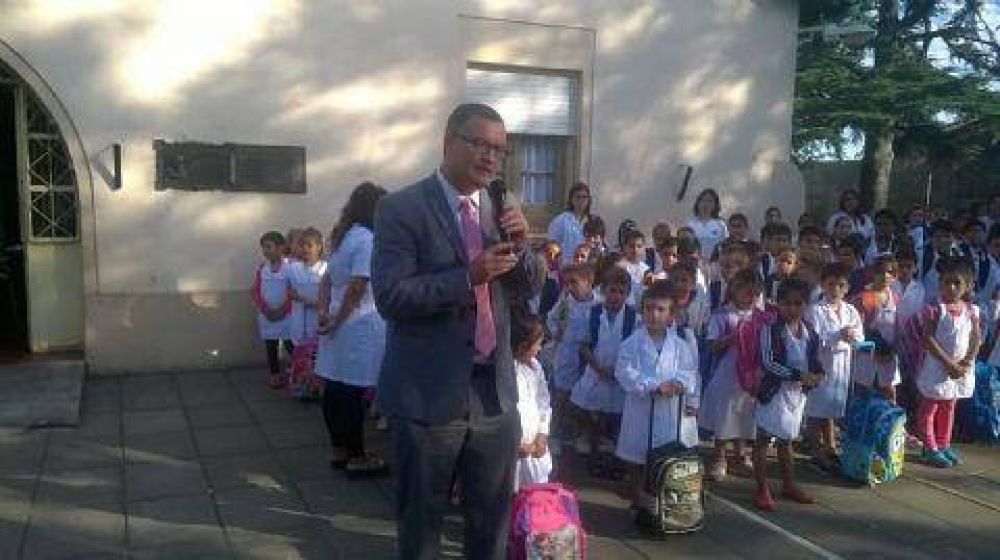 Poletti: �Para avanzar a una Naci�n de desarrollo hay que apoyar la educaci�n�