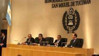 Alfaro abri� el per�odo de sesiones y confirm� el boleto estudiantil