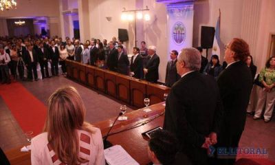 Aunque cr�tica, la oposici�n celebr� la apertura pol�tica y al di�logo del Intendente