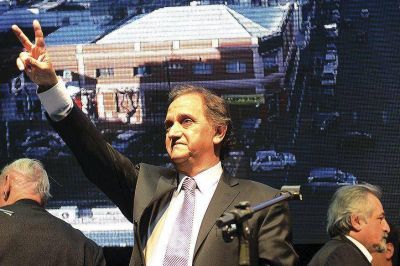 Linares manifestar� un fuerte reclamo por la obra del aeropuerto