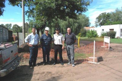 Para interiorizarse sobre el avance de obras de gas natural funcionarios de Obras P�blicas visitaron las localidades