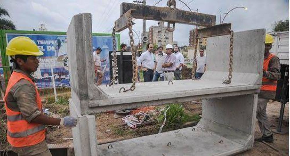 Cuenca Flores: avanza la obra del desag�e