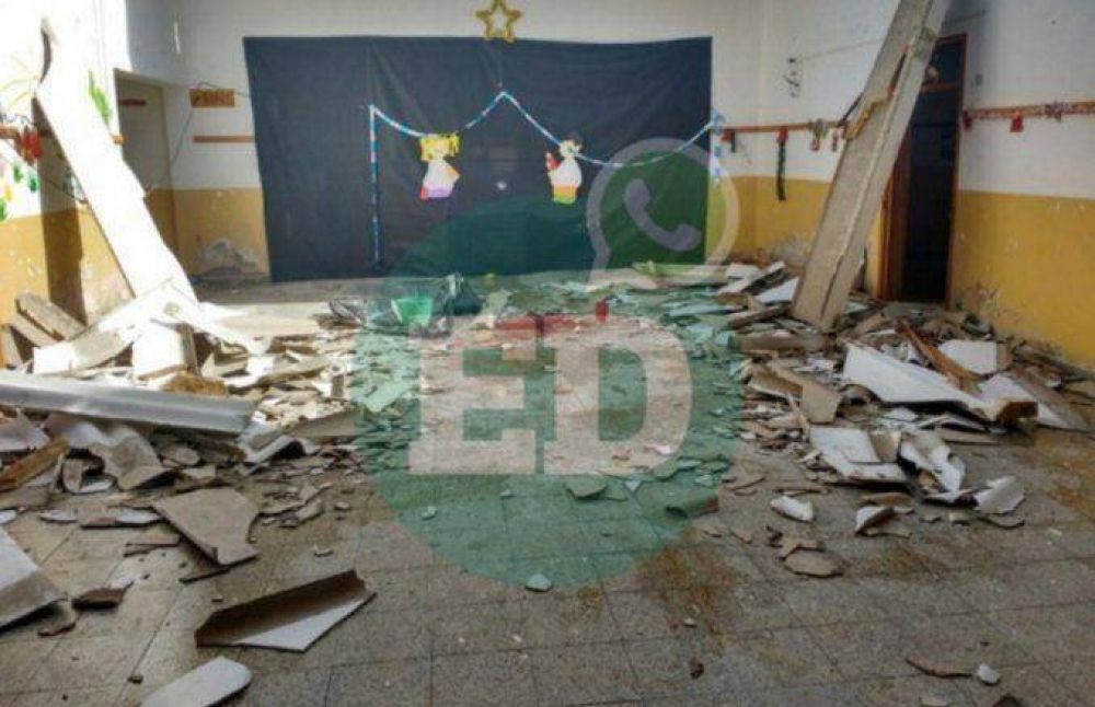 En plena vuelta a clases, se desplom� el techo de una escuela: hay dos chicos heridos