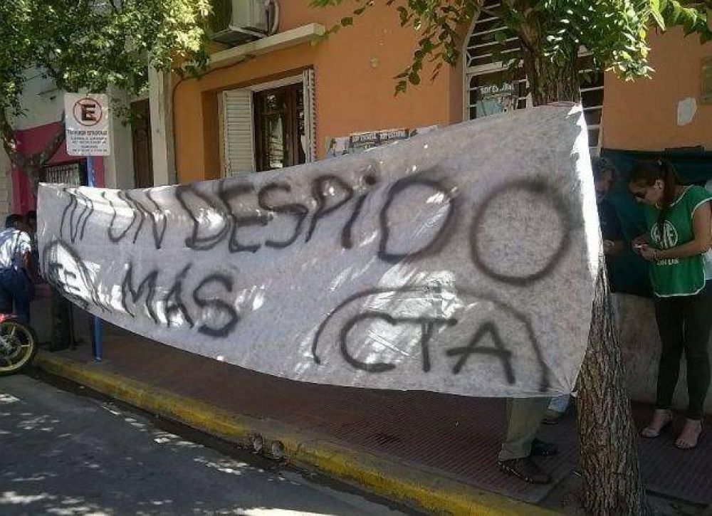 ATE recrudece su protesta por el despido de cuatro trabajadores