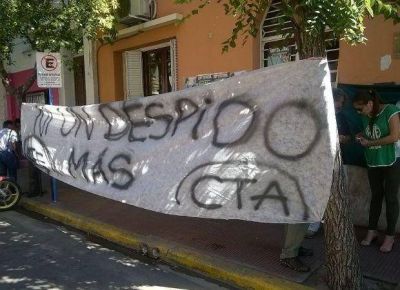 ATE recrudece su protesta por el despido de cuatro trabajadores