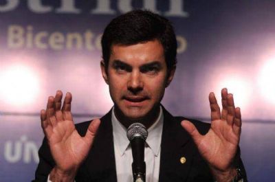 Salta: Urtubey apoy� el acuerdo con los holdouts y neg� ser macrista