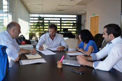Encuentro para avanzar en la ejecuci�n de obras