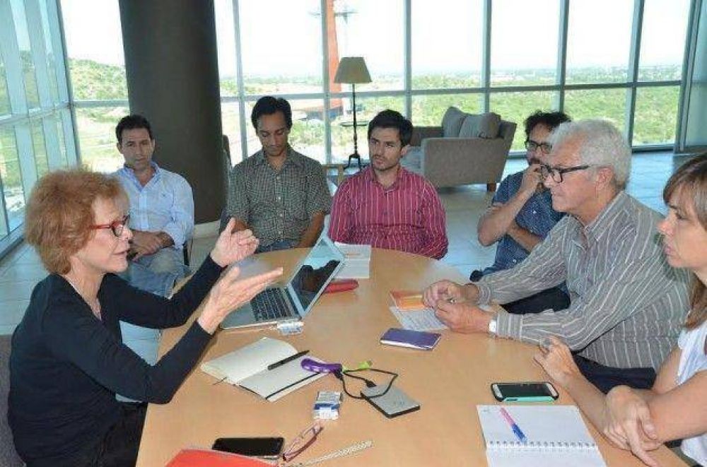 Contin�an los trabajos para maximizar la innovaci�n en el sistema de salud p�blica