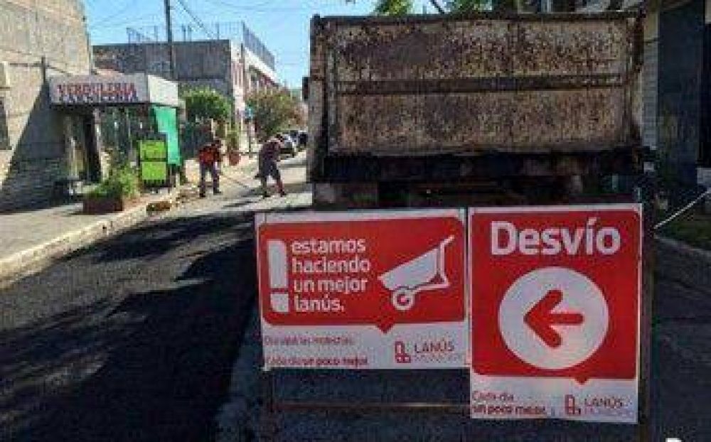  Lan�s: Avanza la reparaci�n de calles