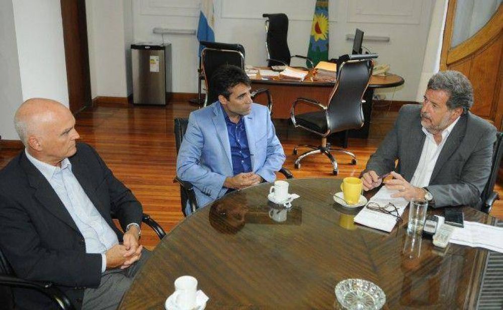L�PEZ SE INTERIORIZ� SOBRE PUERTO QUEQU�N