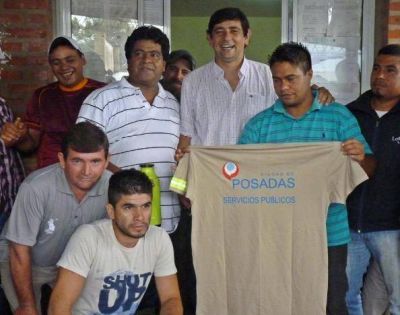 Losada entreg� ropa de trabajo a Servicios P�blicos