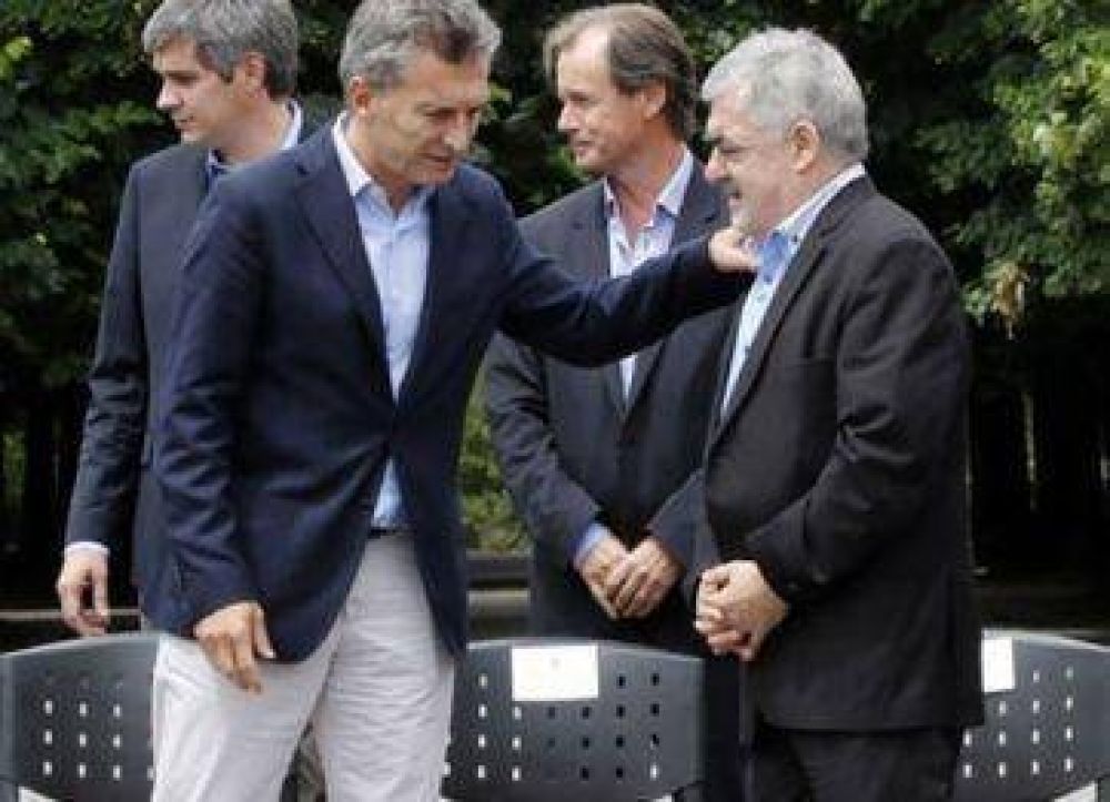 Das Neves abre sesiones con la presencia de Macri