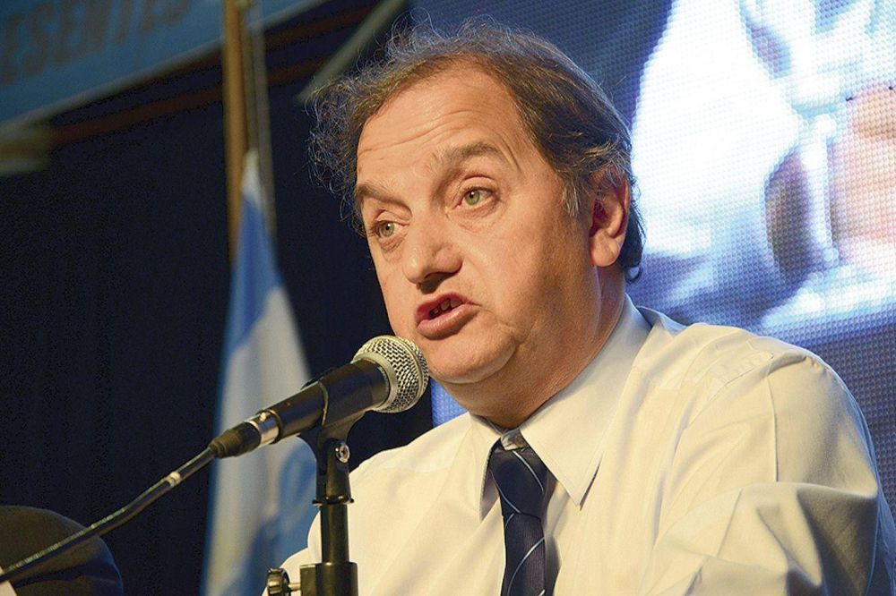Linares se comprometi� a 