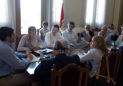 Valoraron como �muy positivo� el encuentro entre la Comisi�n de Seguridad y el ministro Pullaro