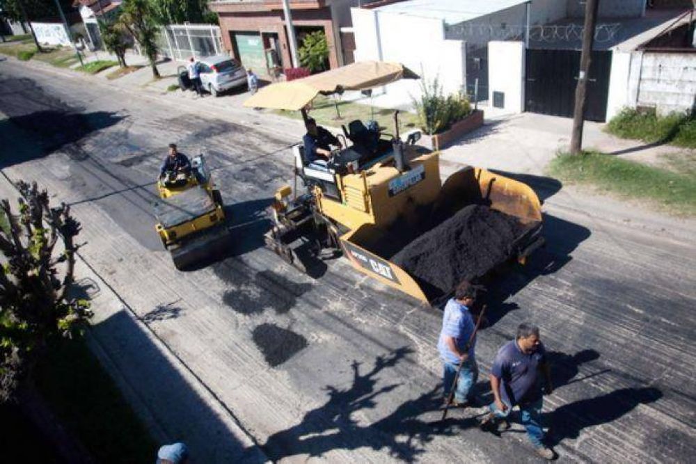 El EMVIAL intensifica las obras de repavimentaci�n y arreglo de luminarias de la mano de Bowden