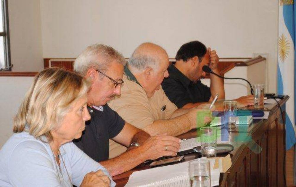 La oposici�n pide que se publique el Bolet�n Oficial