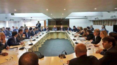 El Gobierno convoc� a gobernadores del PJ por reclamo de coparticipaci�n
