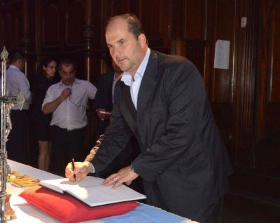 Olivera suscribi� el Pacto San Antonio de Padua