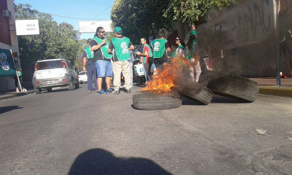 ATE protesta frente a la Superintendencia de Riesgos de Trabajo