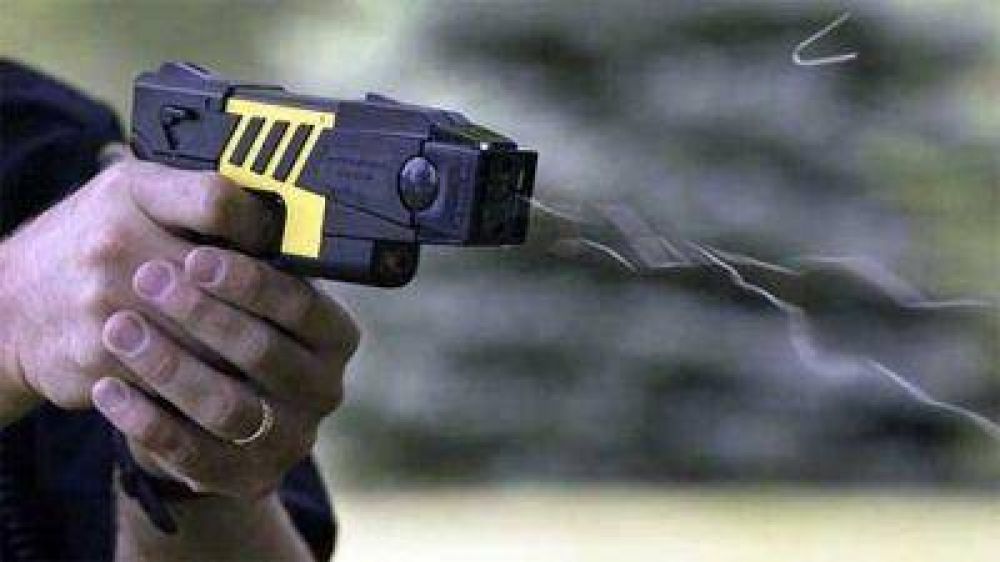 La Corte Suprema autoriz� a la Metropolitana el uso de las pistolas Taser