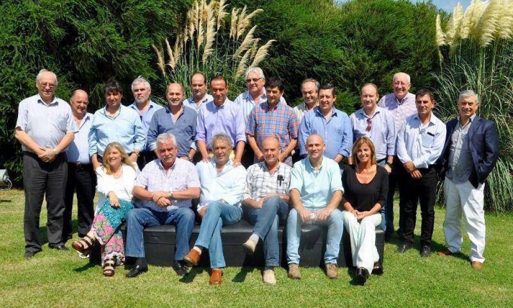 Intendentes K del interior bonaerense, reunidos para reclamarle a Vidal