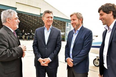 Macri anunci� que Naci�n terminar� obras viales y portuarias para Chubut