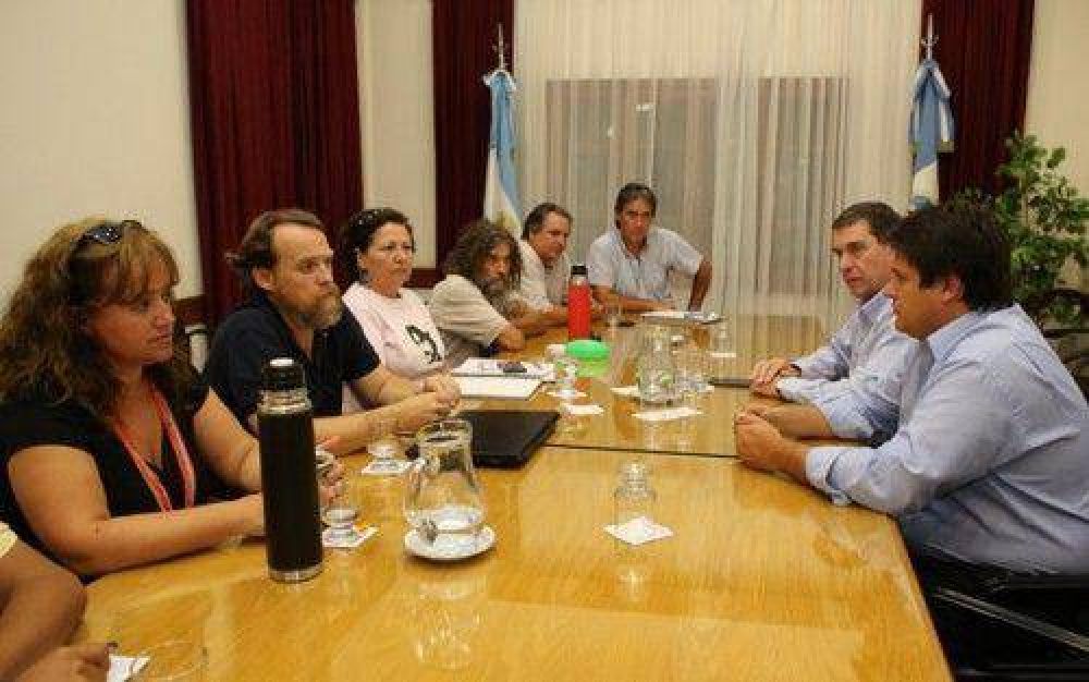 Maestros volver�an al paro, a�n sin acuerdo