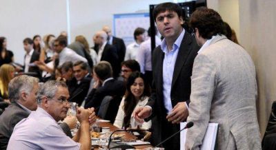 Una canchereada de Prat Gay con Bossio complica la derogaci�n de la ley cerrojo