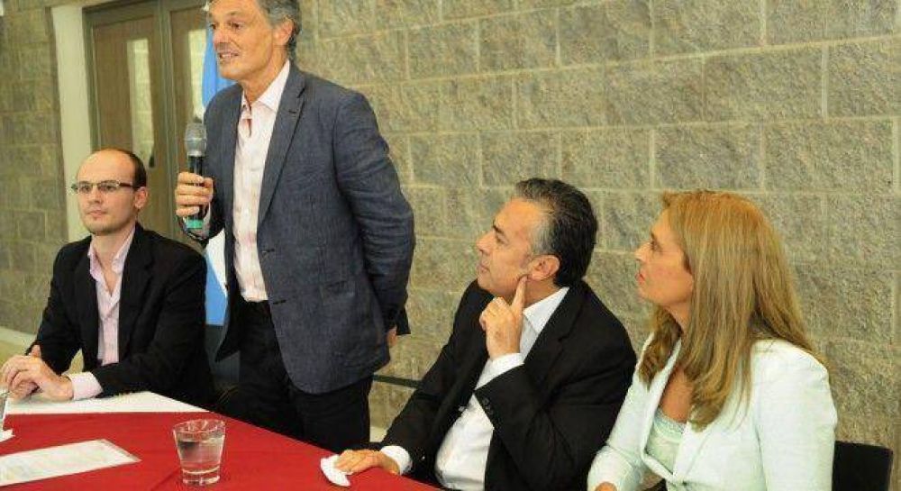 Vendimia: desplante de Macri a Cornejo por crisis del vino y derogacin de los anti buitre