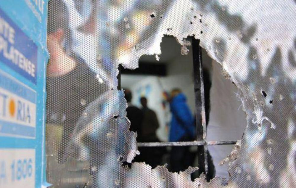 Atacan a itacazos local de La C�mpora en Mar del Plata 
