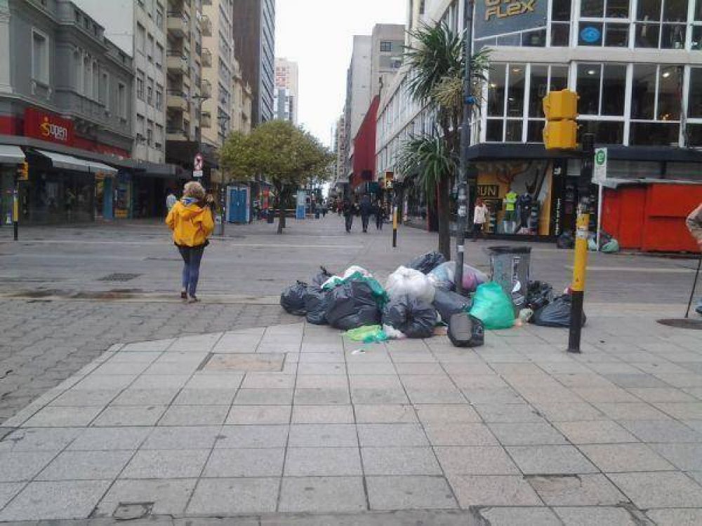 El municipio �convenci� a Moyano y se levant� el paro de la basura