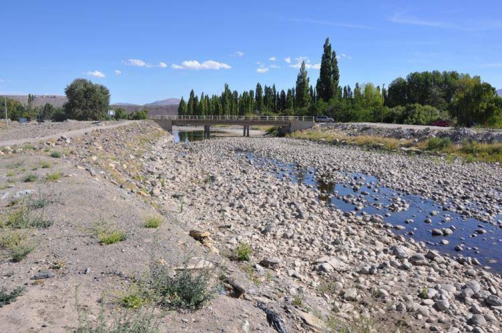 El agua potable y el riego de Chos Malal, en peligro