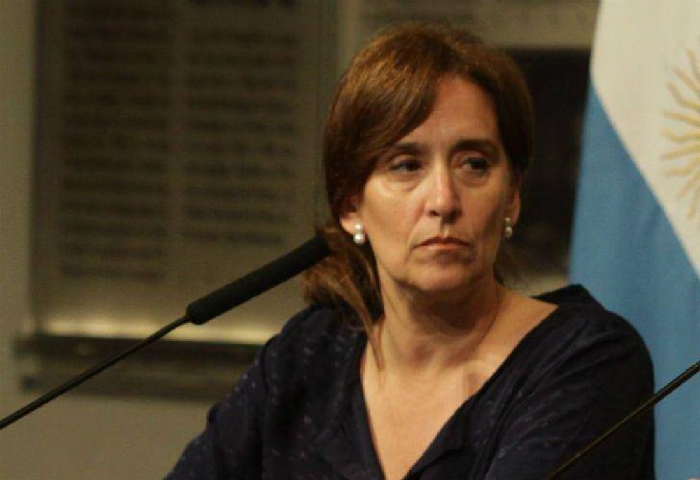 Michetti confirm� que habr� al menos 1.600 despidos en el Senado