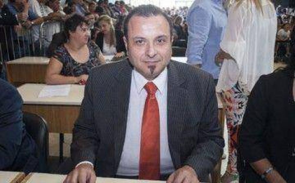 Leonis justific� la intervenci�n del Consejo Escolar