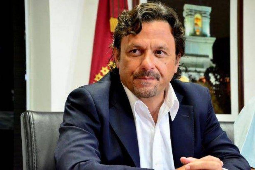 S�enz viaja a la cumbre de intendentes con Macri
