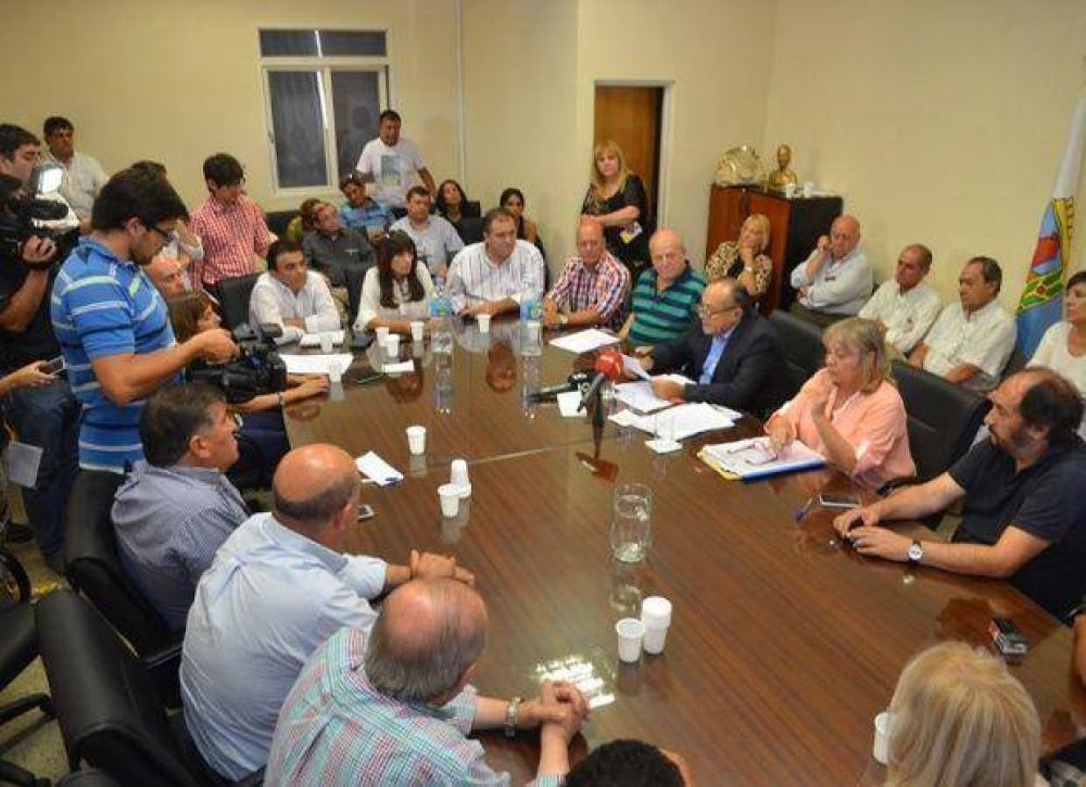 La conducci�n del PJ le reclama a Claudio Poggi la banca de diputado nacional