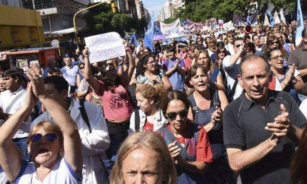 Docentes votar�an hoy nuevo paro de 24 o 48 horas