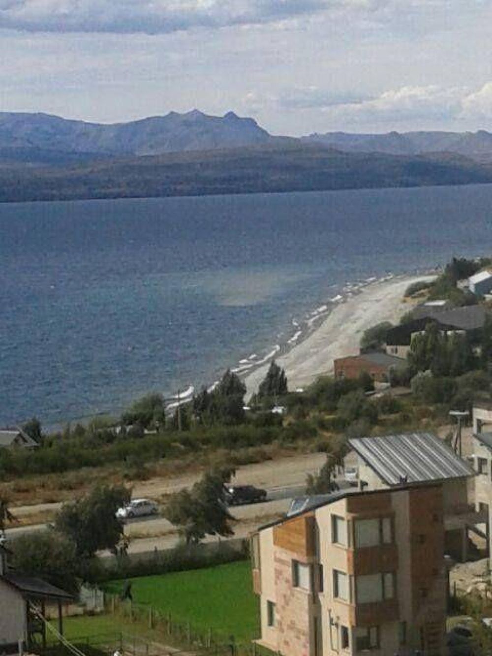 Otro derrame de l�quidos cloacales en el Nahuel Huapi