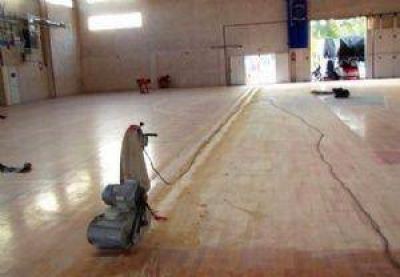 Trabajos de reacondicionamiento en el Polideportivo Municipal