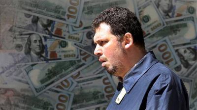 El d�lar opera estable a $ 15,45 en el arranque de la semana financiera